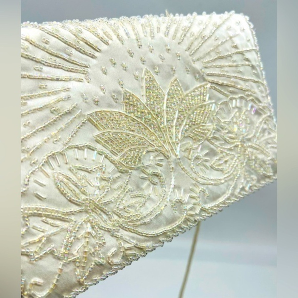 Vintage Partners white beaded bag